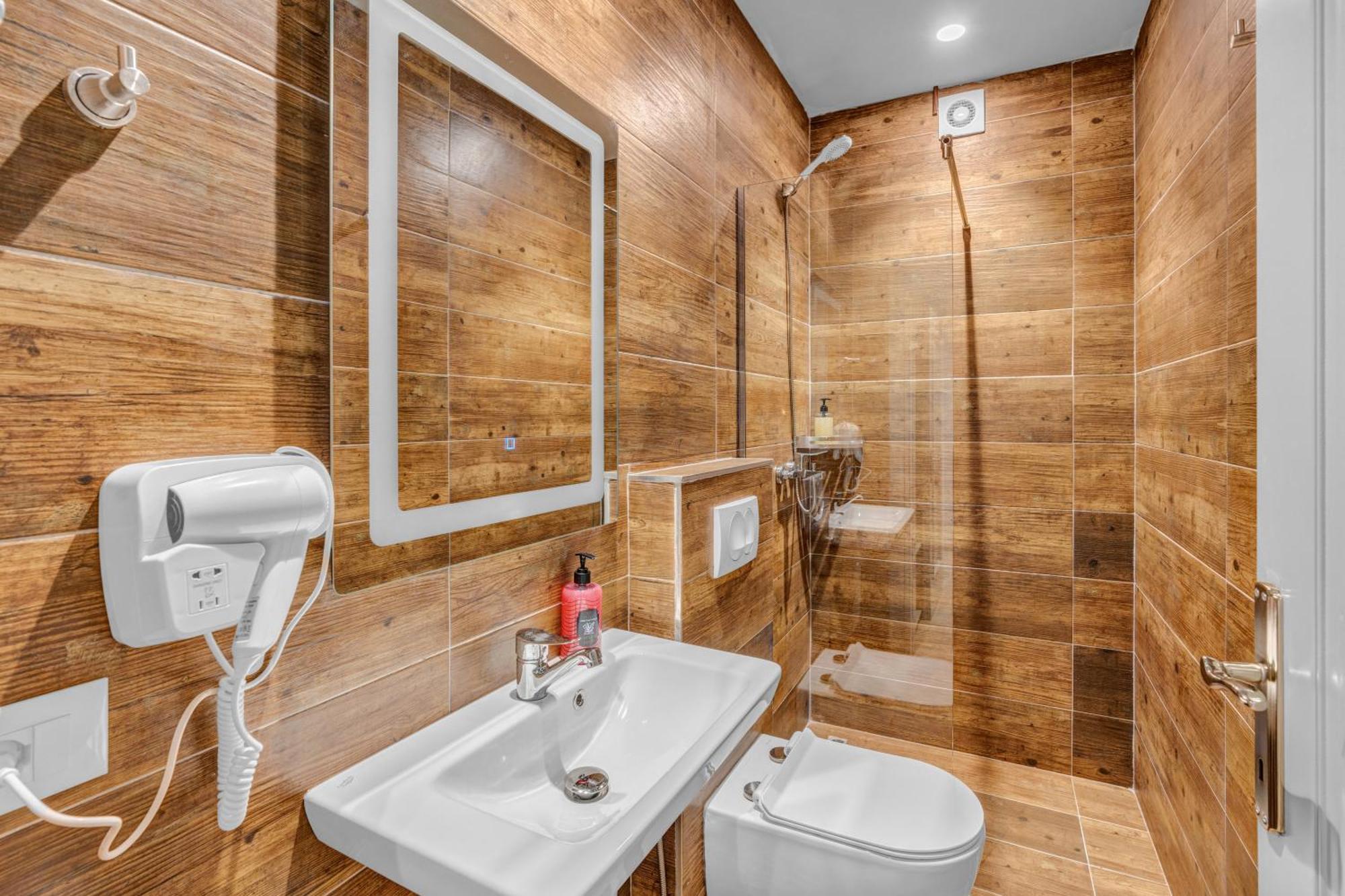 Villa Zoi A Stay To Remember I Located Inside The Castle Of Elbasan, On A Historic Roman Road Via Egnatia I Homemade Breakfast Елбасан Екстериор снимка