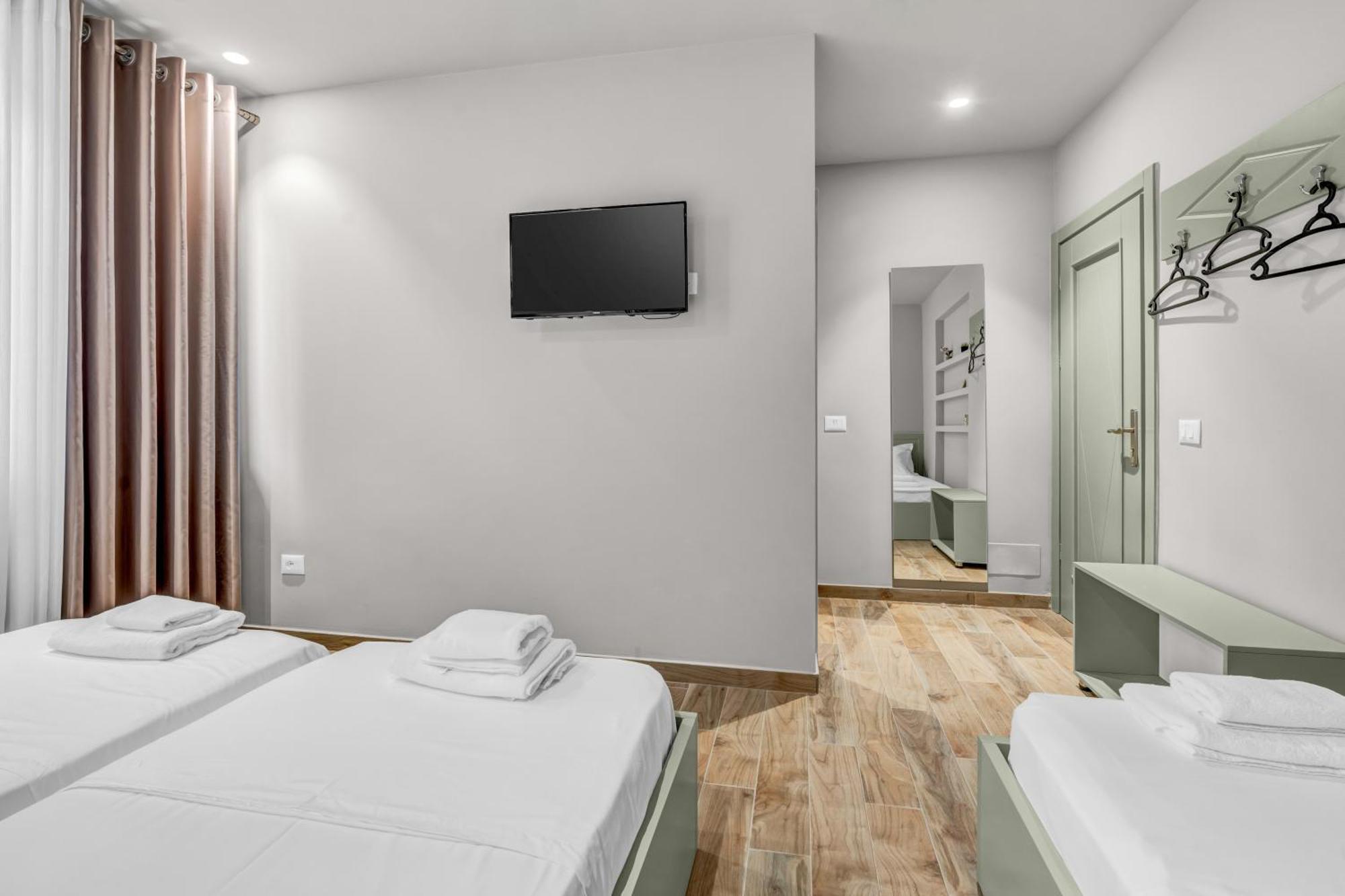 Villa Zoi A Stay To Remember I Located Inside The Castle Of Elbasan, On A Historic Roman Road Via Egnatia I Homemade Breakfast Елбасан Екстериор снимка