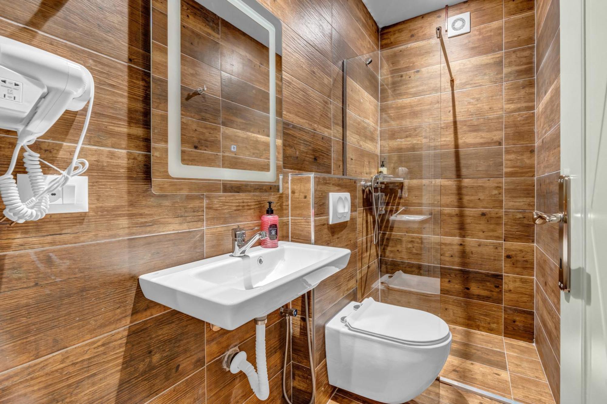 Villa Zoi A Stay To Remember I Located Inside The Castle Of Elbasan, On A Historic Roman Road Via Egnatia I Homemade Breakfast Елбасан Екстериор снимка